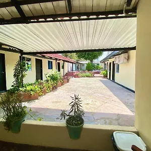  Pensión La Casona 42 Colombia